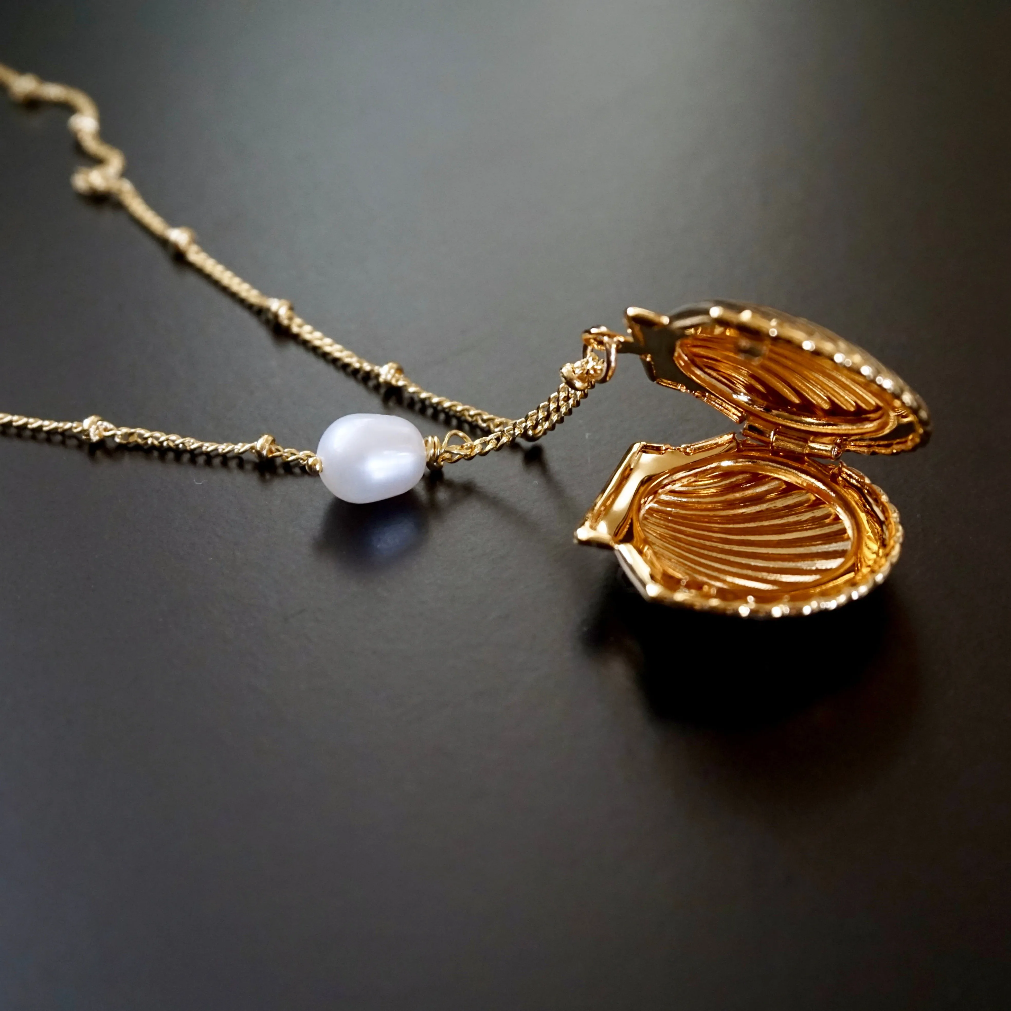 Gold Clam Shell Locket Necklace