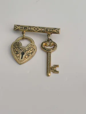 Gold Key   Locket Pin